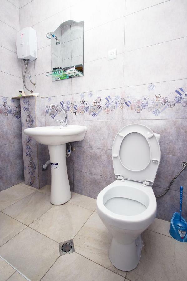 יירבאן Tempus Hotel-Hostel מראה חיצוני תמונה