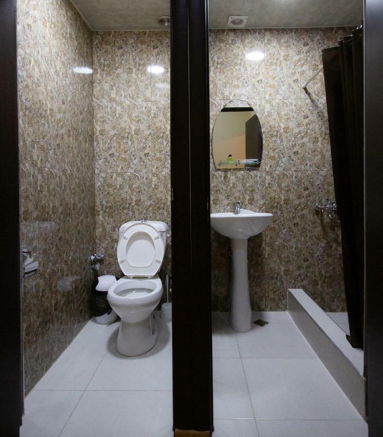 יירבאן Tempus Hotel-Hostel מראה חיצוני תמונה