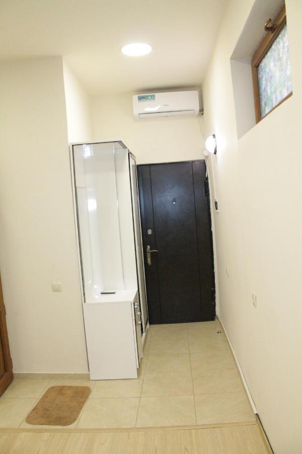 יירבאן Tempus Hotel-Hostel מראה חיצוני תמונה