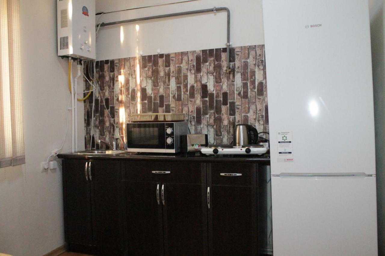 יירבאן Tempus Hotel-Hostel מראה חיצוני תמונה
