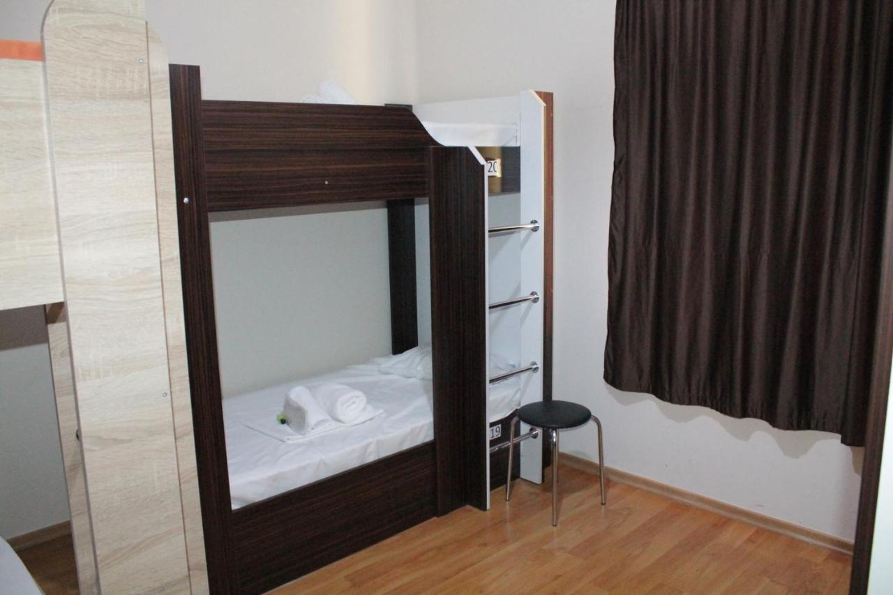 יירבאן Tempus Hotel-Hostel מראה חיצוני תמונה