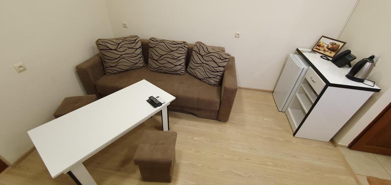 יירבאן Tempus Hotel-Hostel מראה חיצוני תמונה