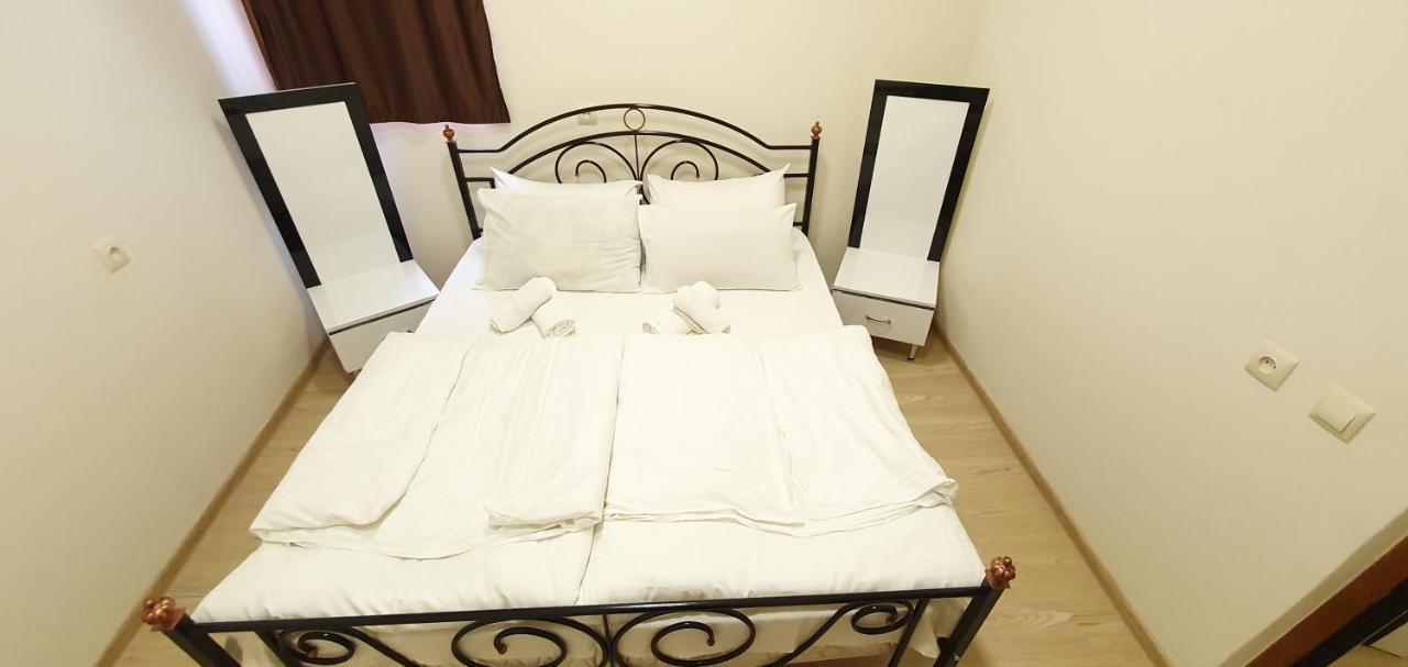 יירבאן Tempus Hotel-Hostel מראה חיצוני תמונה