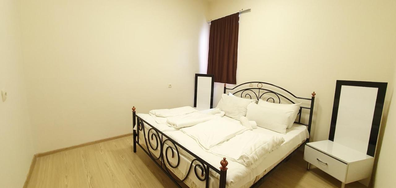 יירבאן Tempus Hotel-Hostel מראה חיצוני תמונה