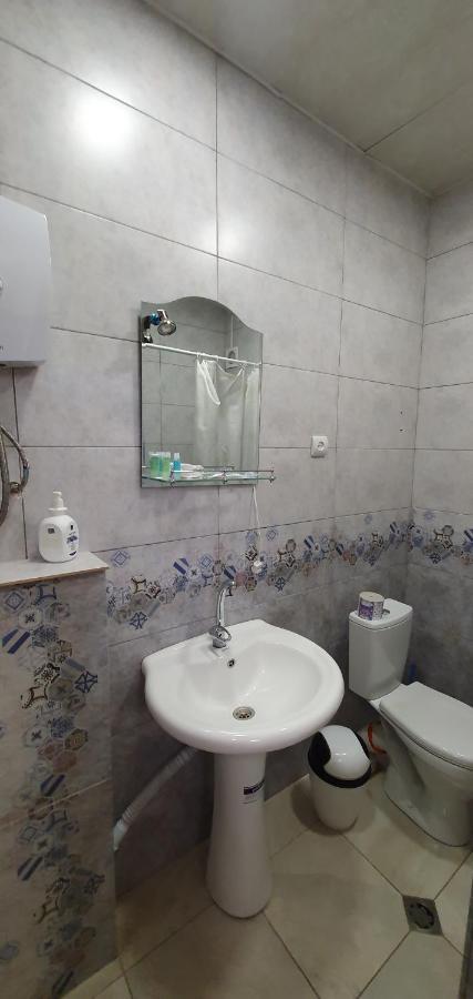יירבאן Tempus Hotel-Hostel מראה חיצוני תמונה