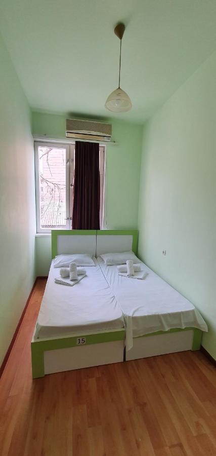 יירבאן Tempus Hotel-Hostel מראה חיצוני תמונה
