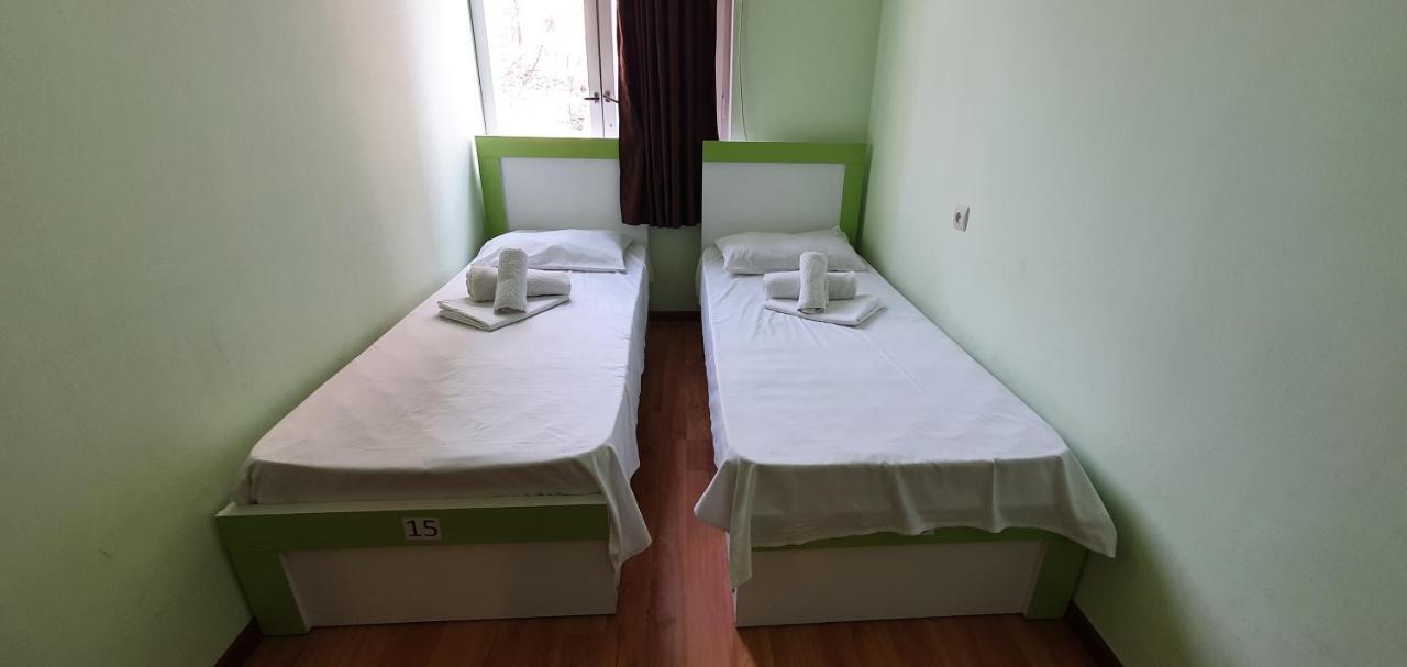 יירבאן Tempus Hotel-Hostel מראה חיצוני תמונה