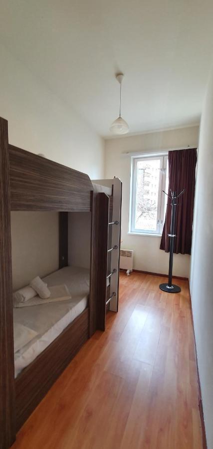 יירבאן Tempus Hotel-Hostel מראה חיצוני תמונה