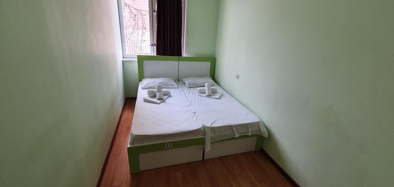 יירבאן Tempus Hotel-Hostel מראה חיצוני תמונה