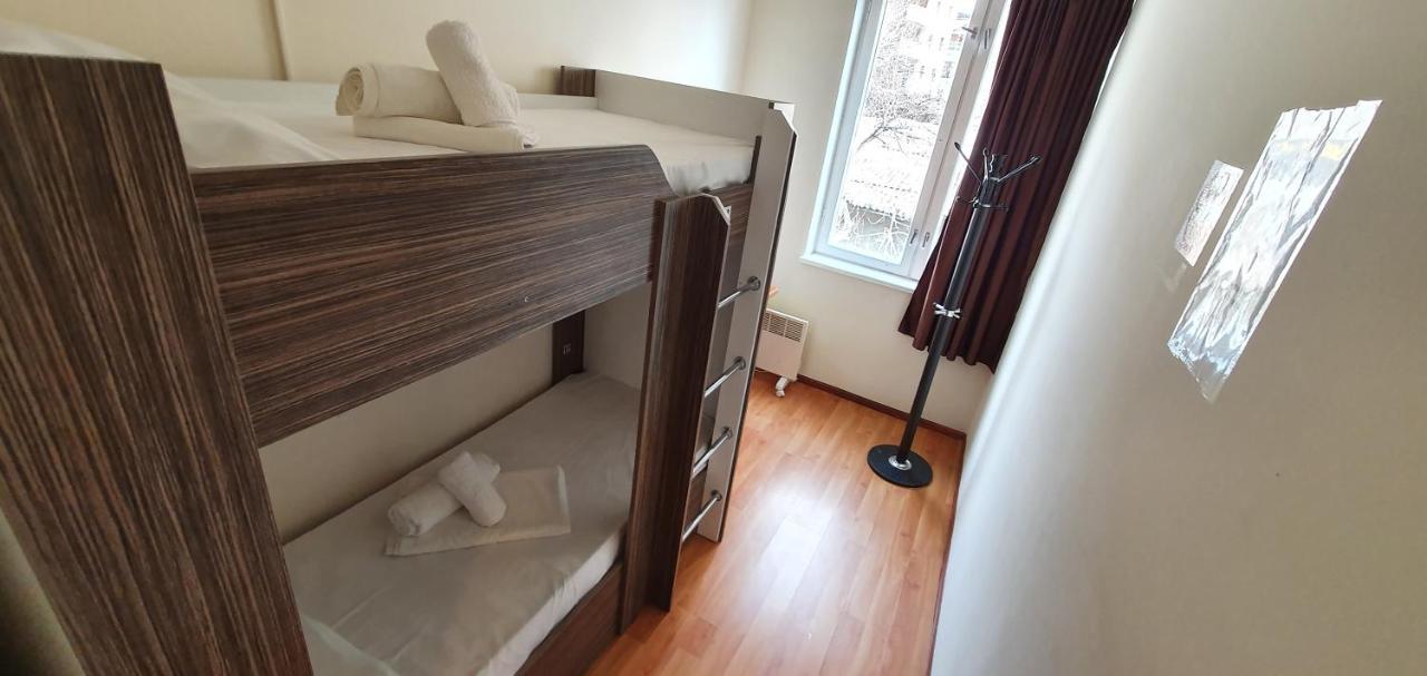 יירבאן Tempus Hotel-Hostel מראה חיצוני תמונה
